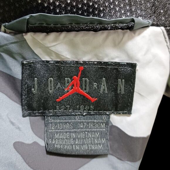 Jordan Boys L 12-13yrs Camo Windbreaker Zip Hoodie Jacket Gray Red Jumpman Logo - Picture 7 of 8